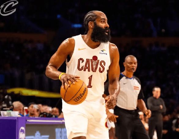 湖人轻取骑士四连胜 东契奇单月得分王