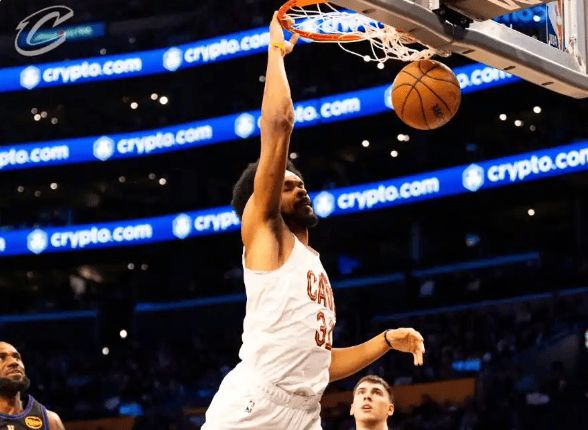 湖人轻取骑士四连胜 东契奇单月得分王