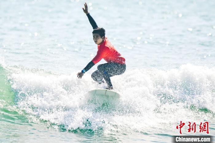 第十二届万宁国际冲浪节盛大开幕 多国选手齐聚