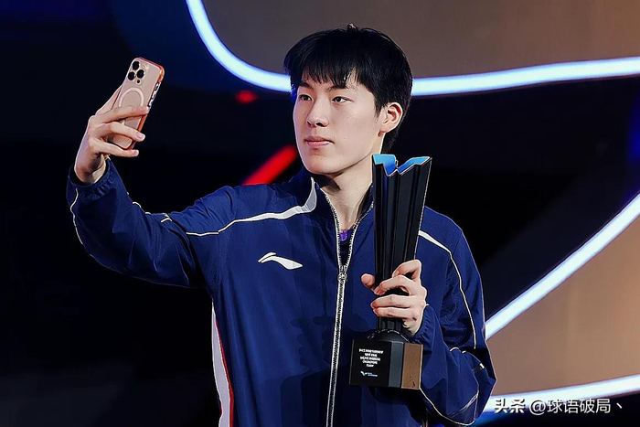 温瑞博双冠冲世界前十 林诗栋复出备战世乒赛