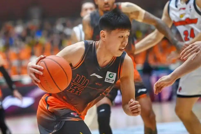 山东主场失利暴露节奏失控，联盟格局加速重塑