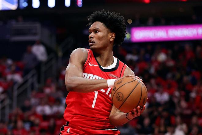 火箭队防守漏洞难掩 湖人双枪狂砍48分力克休斯